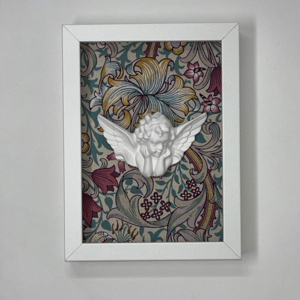 CUADRO ÁNGEL DE LA GUARDA- FLORES (MARCO BLANCO)